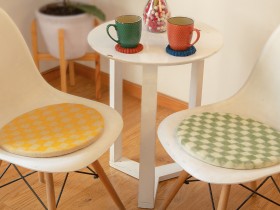 https://www.feltandyarn.com/12599-home_default/35cm-checker-design-felt-seat-pad.jpg