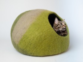 Unique Green Cozy Felt Cat Bed Felt and Yarn