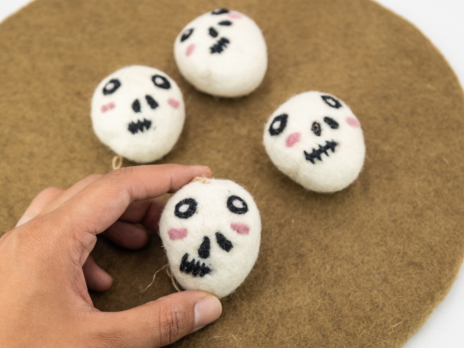 Cheeky Felt Skull - Felt and Yarn