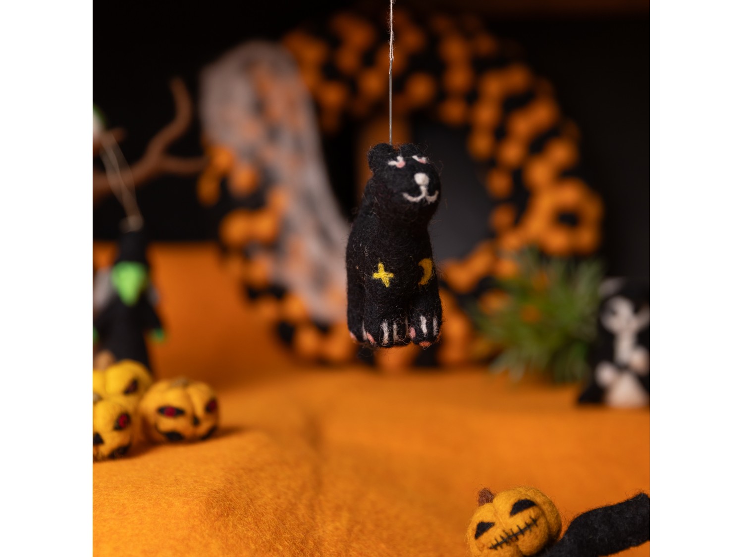 Halloween Felt Star Design Cat - Felt and Yarn