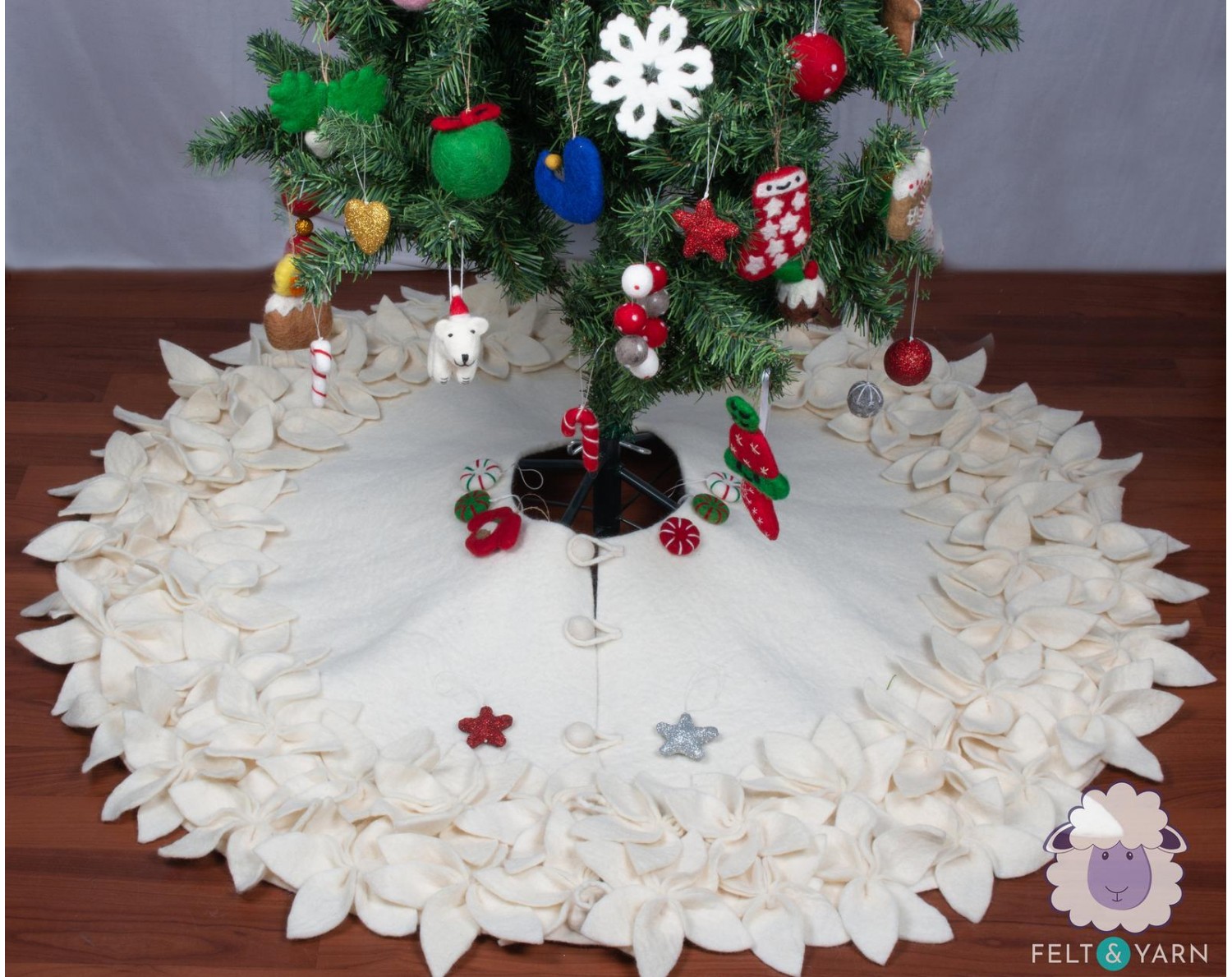 Beautiful Christmas Felt Tree Skirt 